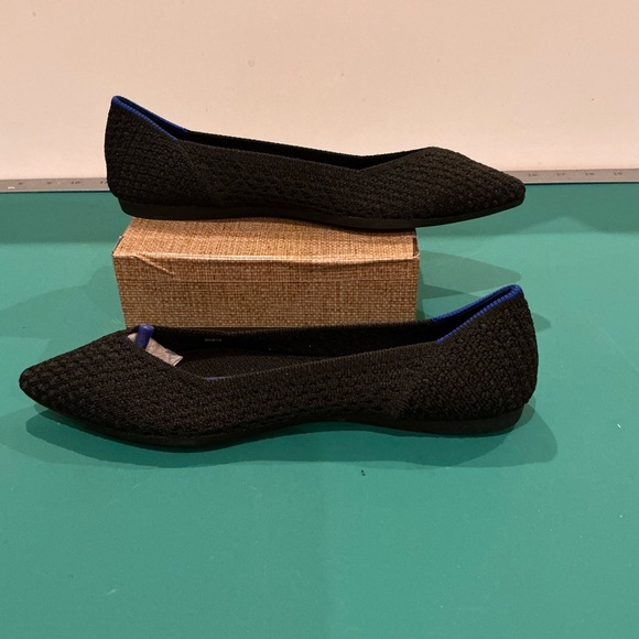 Rothy’s The Point Pointed Knit Ballet Flats In Black Honeycomb  Size 6 - Picture 2 of 5